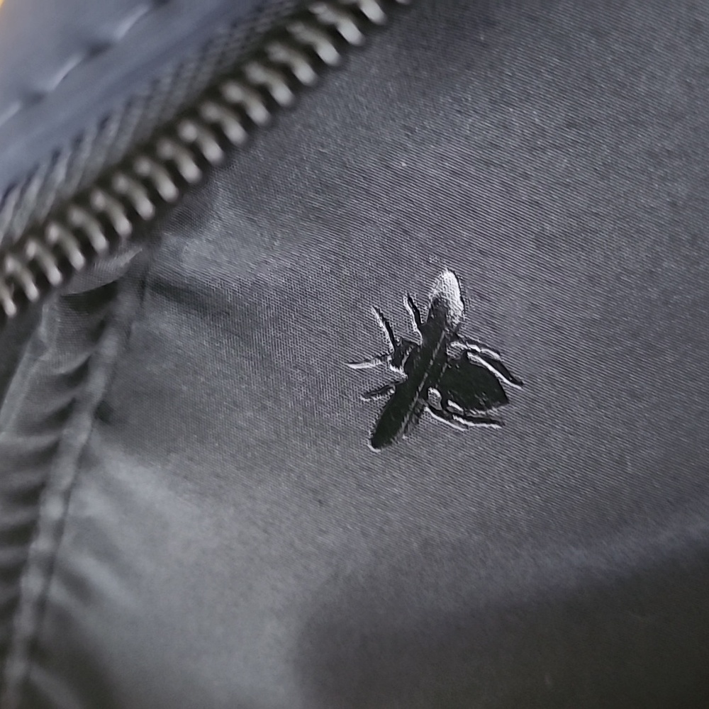 Dior Blue ToiletryBag Collection - Picture 5 of 6